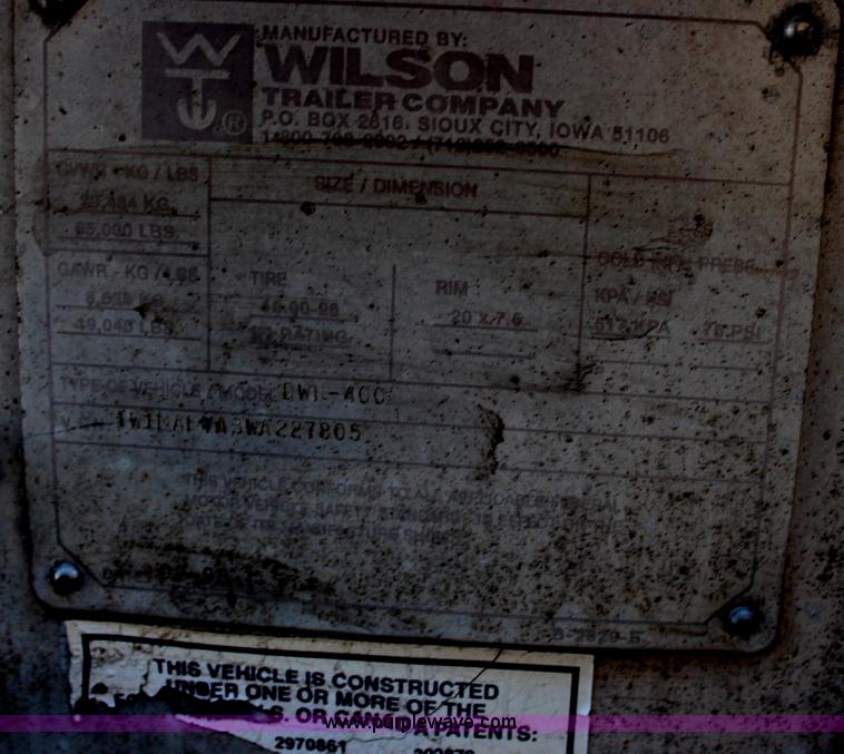 image for item H6686 1998 Wilson DWH 400 Pacesetter double hopper grain trailer