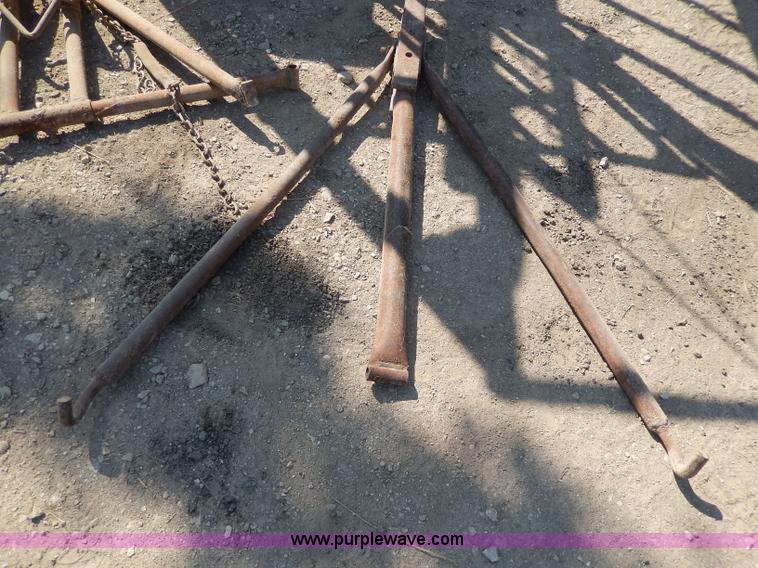 image for item H6864 WW portable cattle squeeze chute