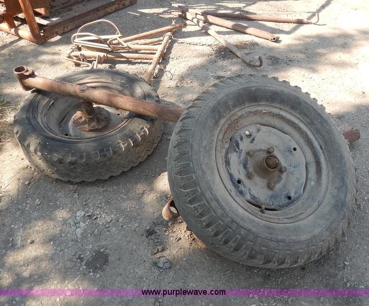 image for item H6864 WW portable cattle squeeze chute