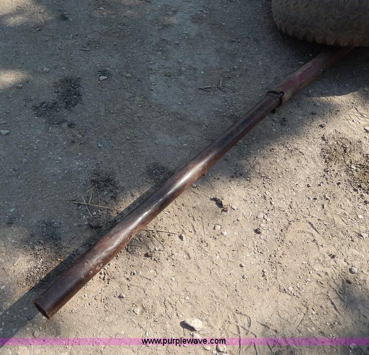 image for item H6864 WW portable cattle squeeze chute