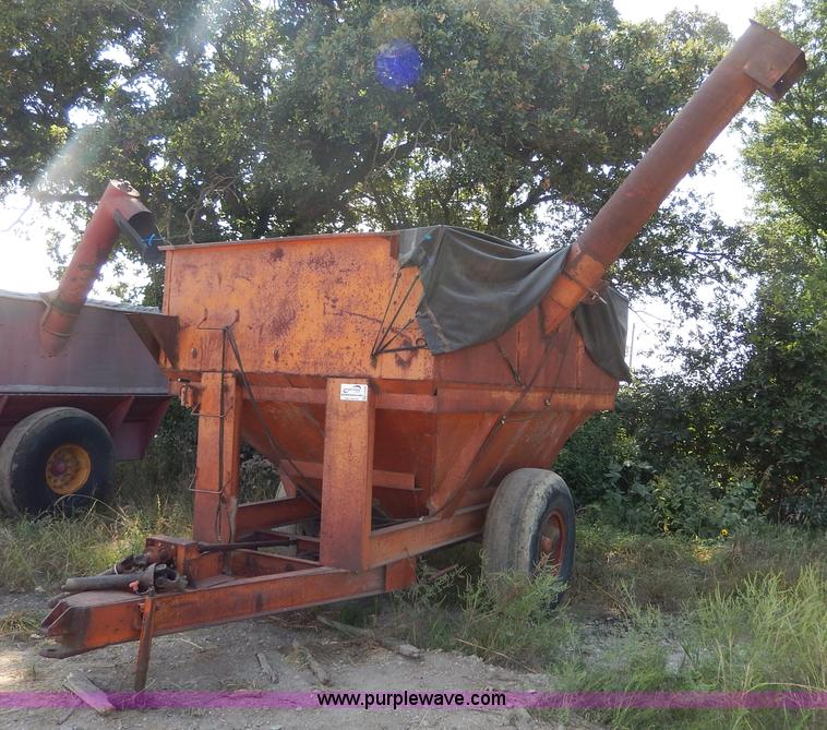 image for item H6998 Grain cart
