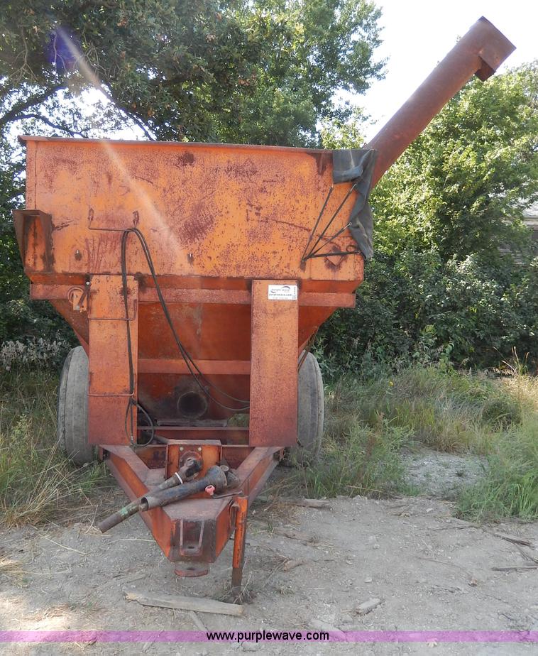 image for item H6998 Grain cart