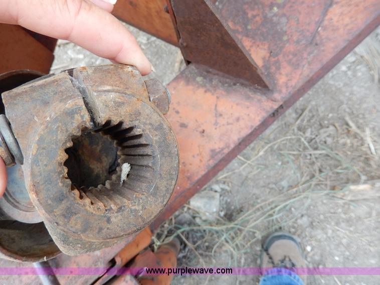 image for item H6998 Grain cart