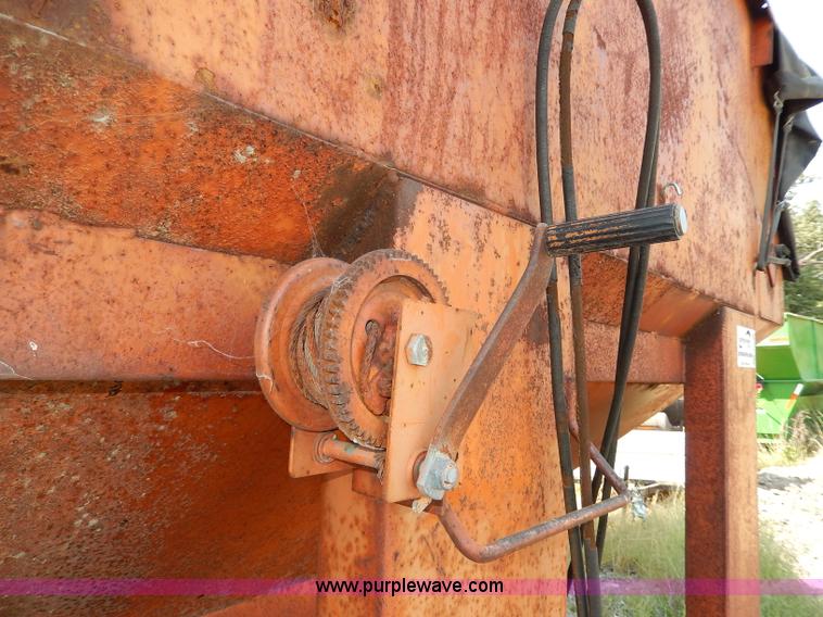 image for item H6998 Grain cart