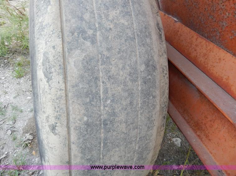 image for item H6998 Grain cart