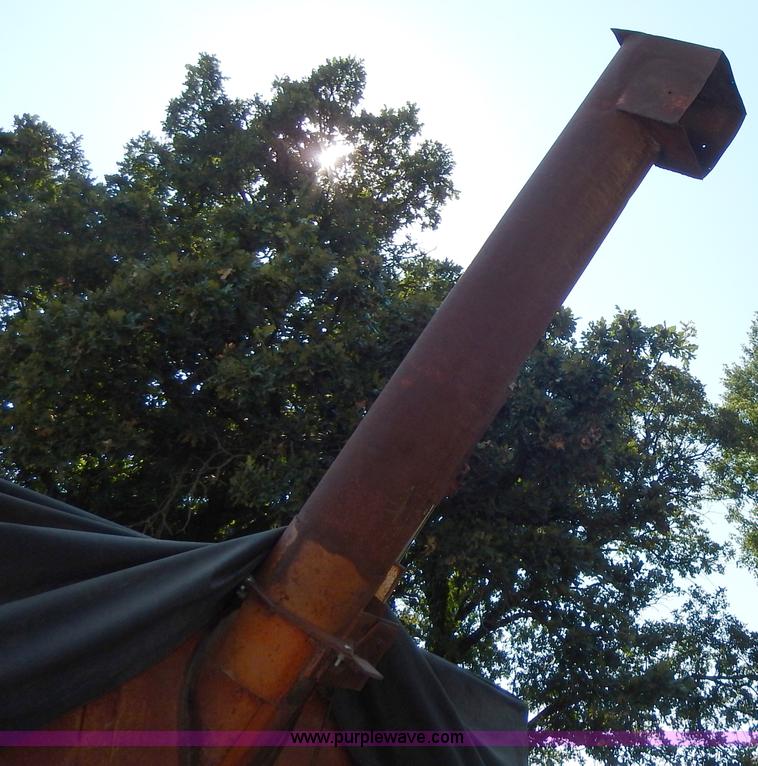 image for item H6998 Grain cart