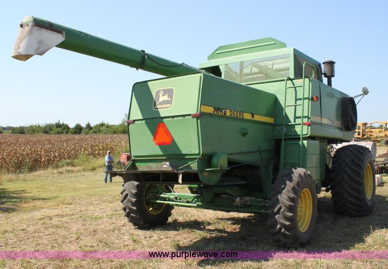 image for item H7320 1987 John Deere 7720 Titan II RWA combine