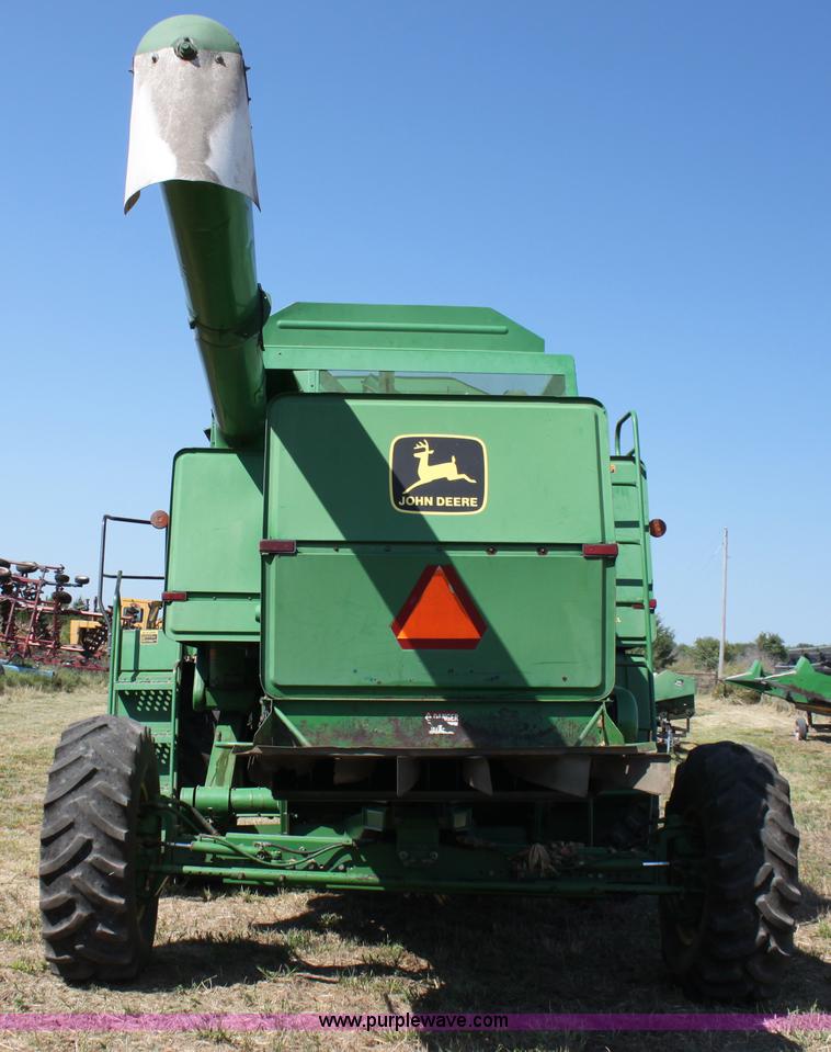 image for item H7320 1987 John Deere 7720 Titan II RWA combine