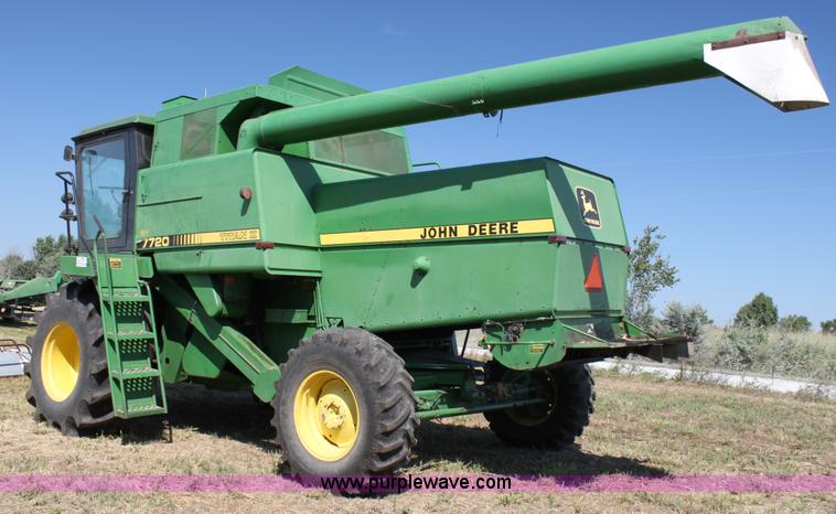 image for item H7320 1987 John Deere 7720 Titan II RWA combine