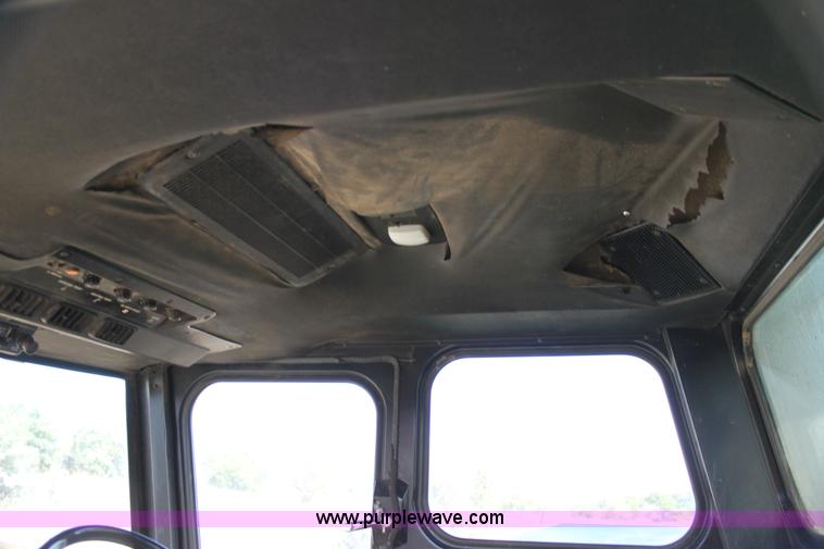 image for item H7320 1987 John Deere 7720 Titan II RWA combine