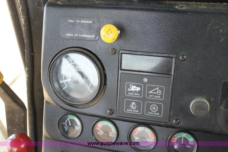 image for item H7320 1987 John Deere 7720 Titan II RWA combine