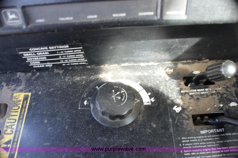 image for item H7320 1987 John Deere 7720 Titan II RWA combine