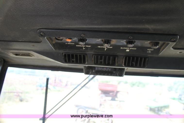 image for item H7320 1987 John Deere 7720 Titan II RWA combine