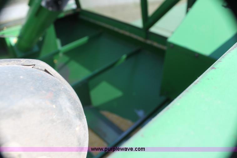 image for item H7320 1987 John Deere 7720 Titan II RWA combine