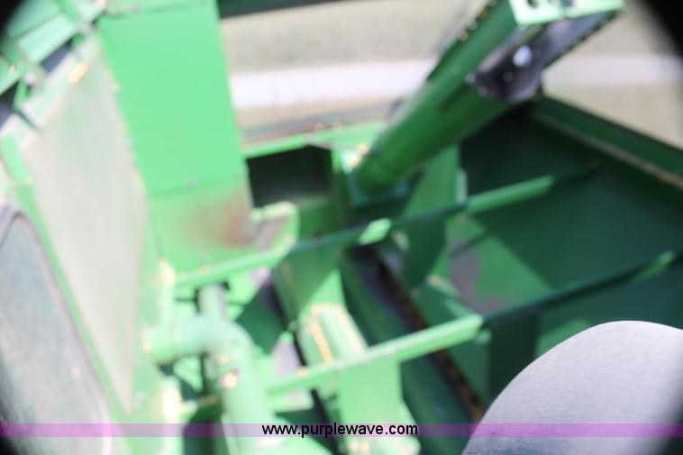 image for item H7320 1987 John Deere 7720 Titan II RWA combine