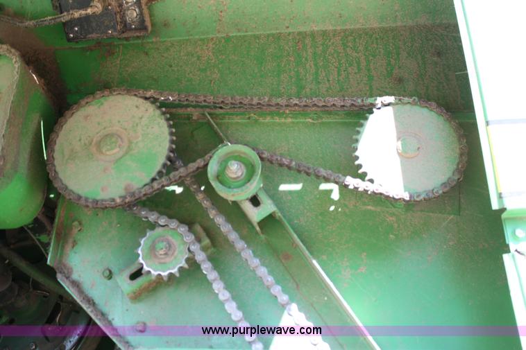 image for item H7320 1987 John Deere 7720 Titan II RWA combine