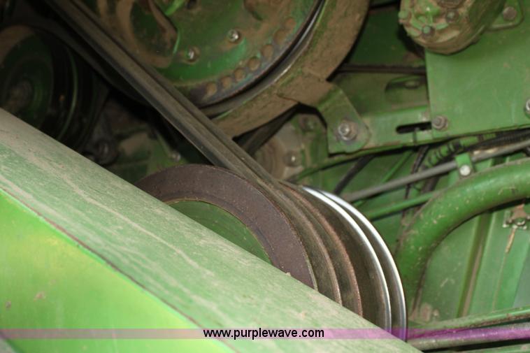 image for item H7320 1987 John Deere 7720 Titan II RWA combine