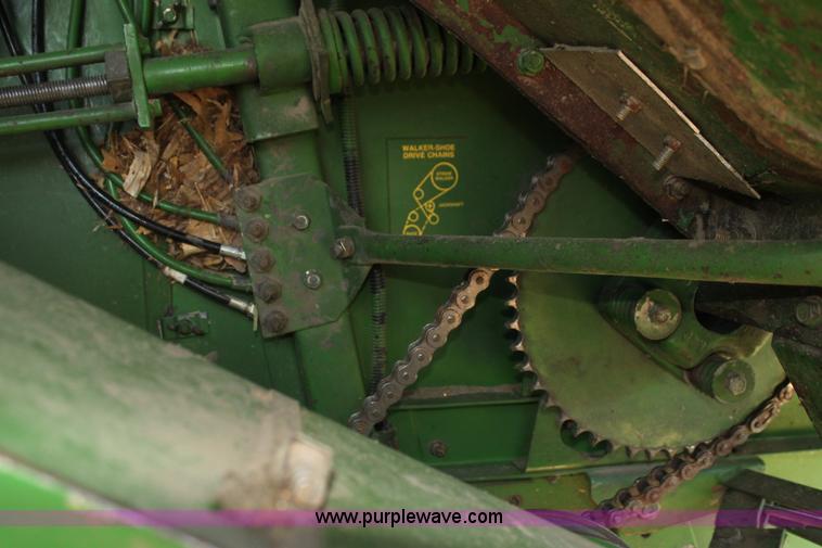 image for item H7320 1987 John Deere 7720 Titan II RWA combine