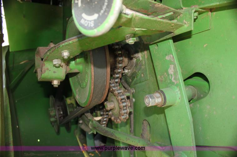 image for item H7320 1987 John Deere 7720 Titan II RWA combine