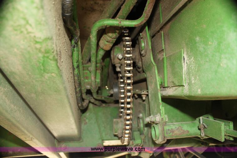 image for item H7320 1987 John Deere 7720 Titan II RWA combine