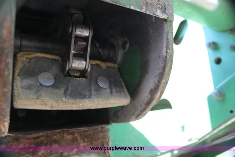 image for item H7320 1987 John Deere 7720 Titan II RWA combine