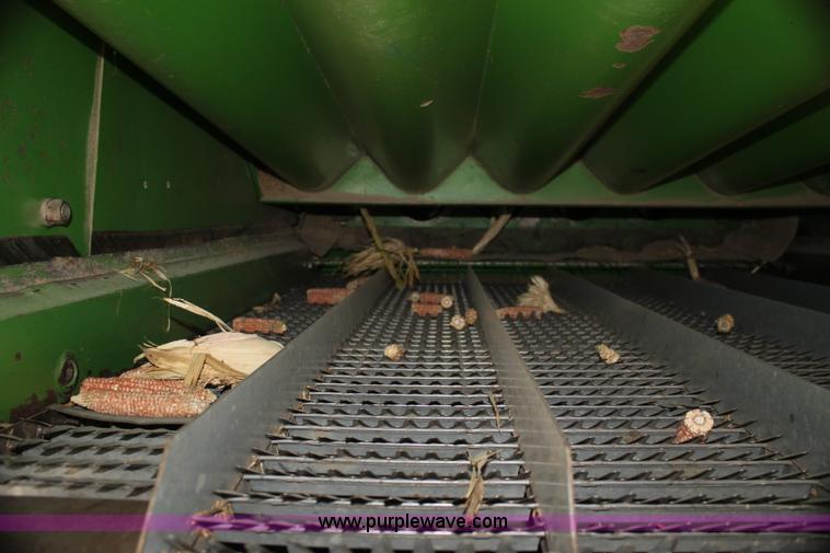 image for item H7320 1987 John Deere 7720 Titan II RWA combine