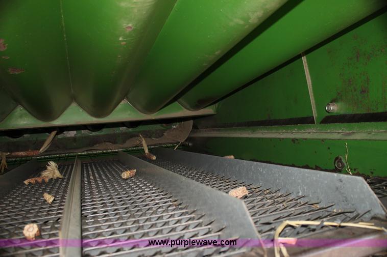 image for item H7320 1987 John Deere 7720 Titan II RWA combine