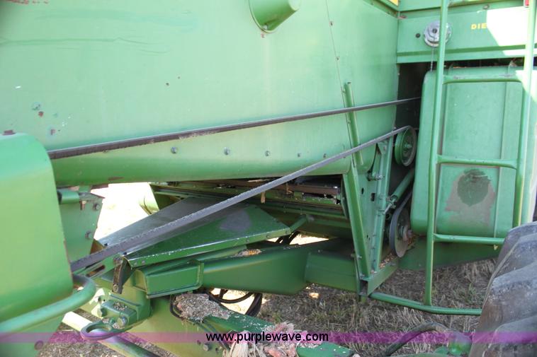 image for item H7320 1987 John Deere 7720 Titan II RWA combine
