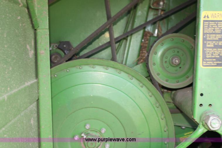 image for item H7320 1987 John Deere 7720 Titan II RWA combine