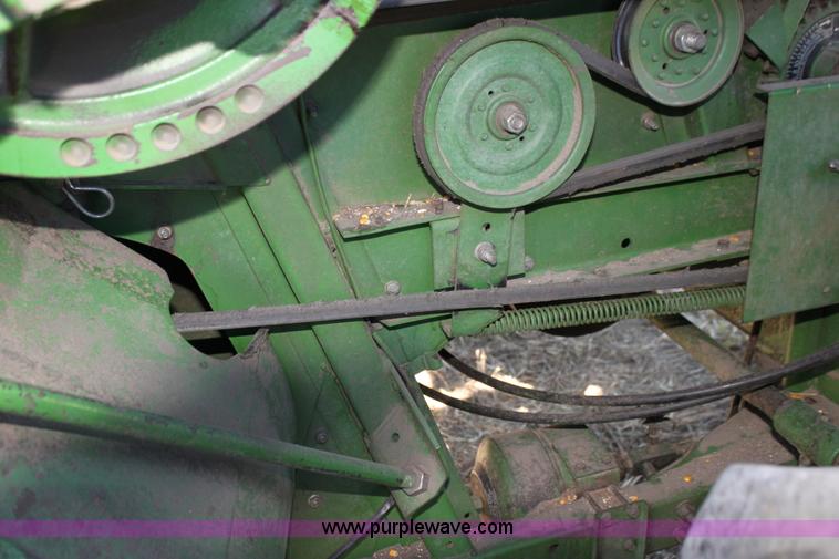 image for item H7320 1987 John Deere 7720 Titan II RWA combine