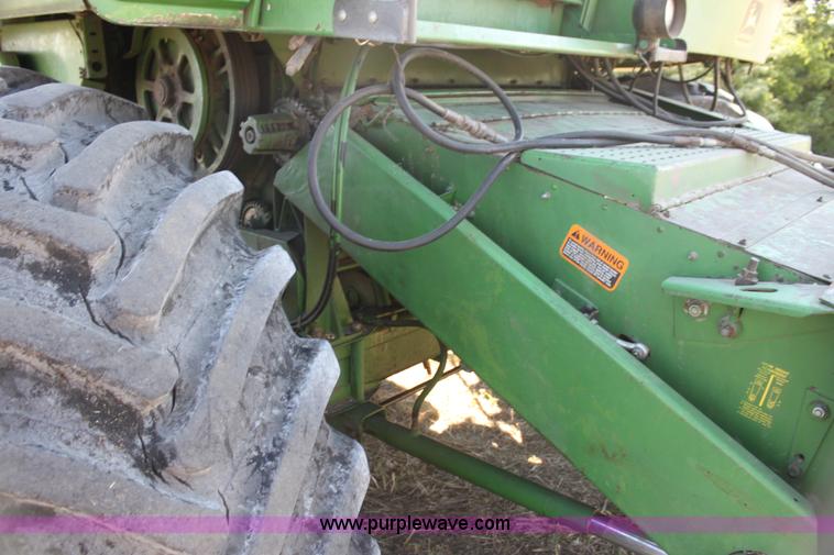 image for item H7320 1987 John Deere 7720 Titan II RWA combine