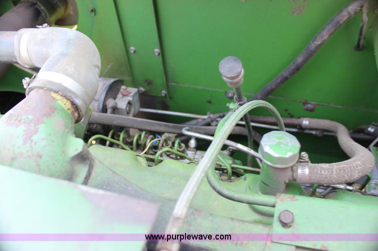 image for item H7320 1987 John Deere 7720 Titan II RWA combine
