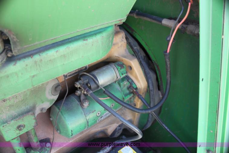 image for item H7320 1987 John Deere 7720 Titan II RWA combine