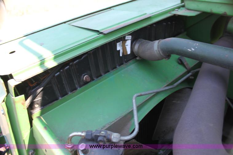 image for item H7320 1987 John Deere 7720 Titan II RWA combine