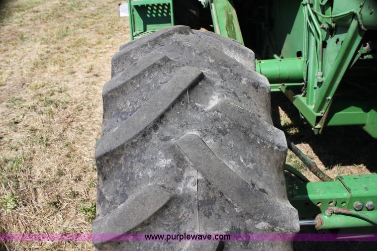 image for item H7320 1987 John Deere 7720 Titan II RWA combine