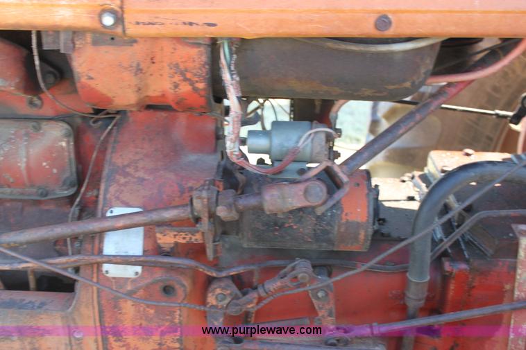 image for item H7329 Farmall 560 tractor