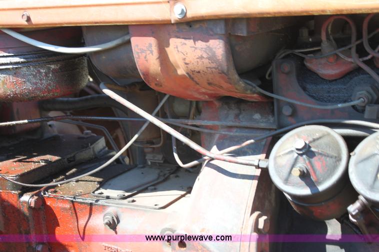 image for item H7329 Farmall 560 tractor