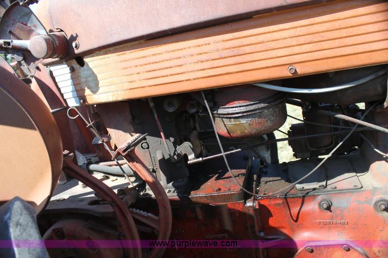 image for item H7329 Farmall 560 tractor