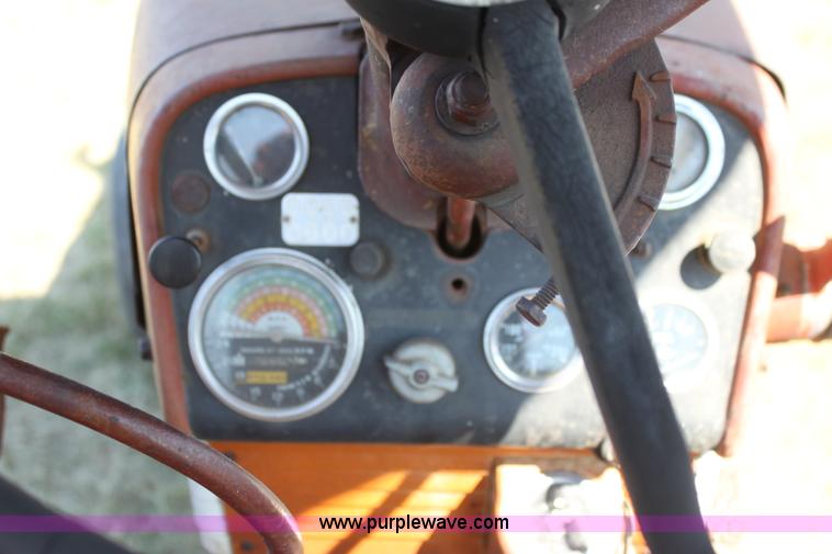 image for item H7329 Farmall 560 tractor