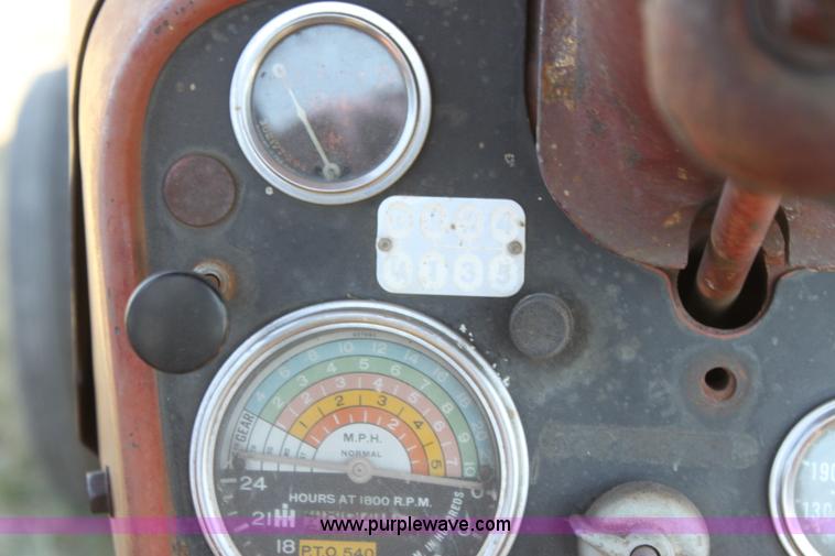 image for item H7329 Farmall 560 tractor