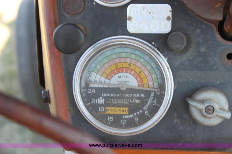 image for item H7329 Farmall 560 tractor