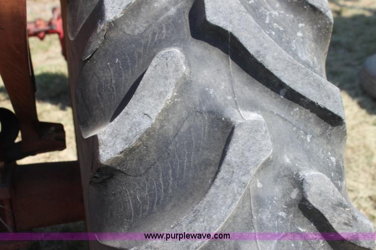 image for item H7329 Farmall 560 tractor