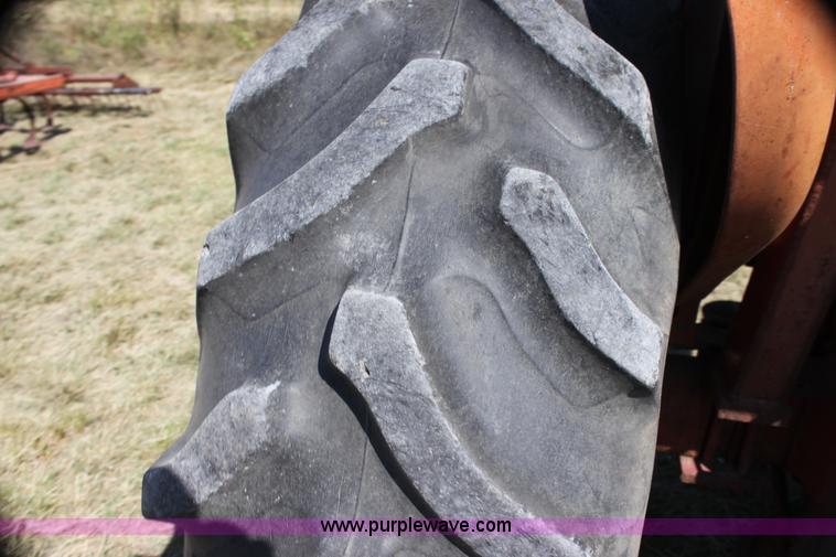 image for item H7329 Farmall 560 tractor