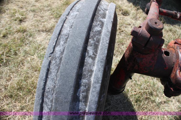 image for item H7329 Farmall 560 tractor