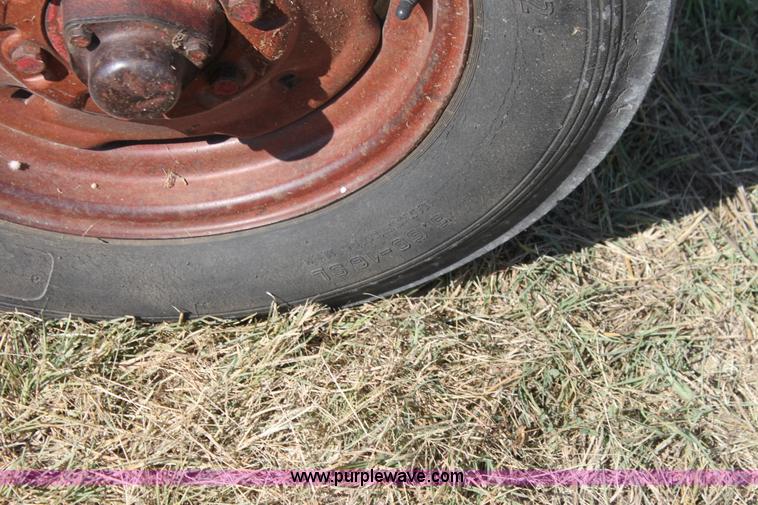 image for item H7329 Farmall 560 tractor