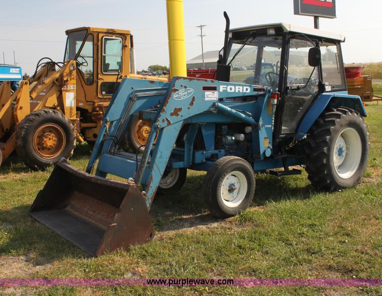 image for item H7346 1990 Ford 4630 tractor