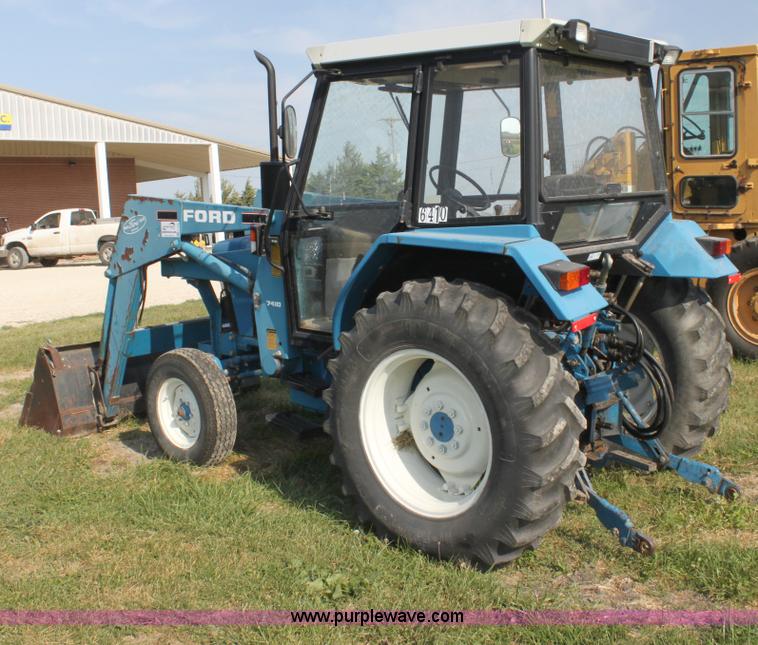 image for item H7346 1990 Ford 4630 tractor