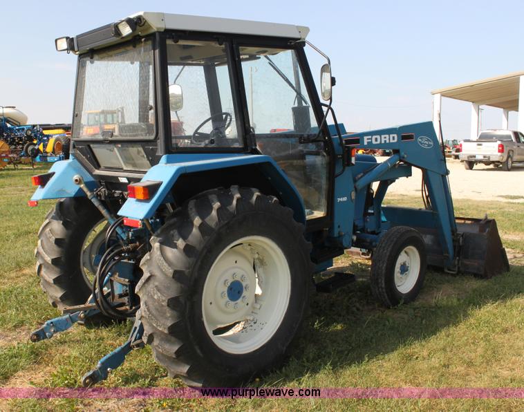 image for item H7346 1990 Ford 4630 tractor