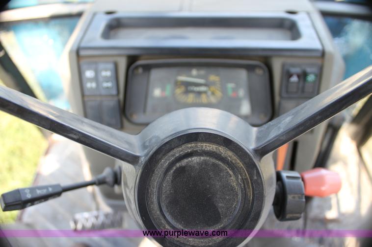 image for item H7346 1990 Ford 4630 tractor