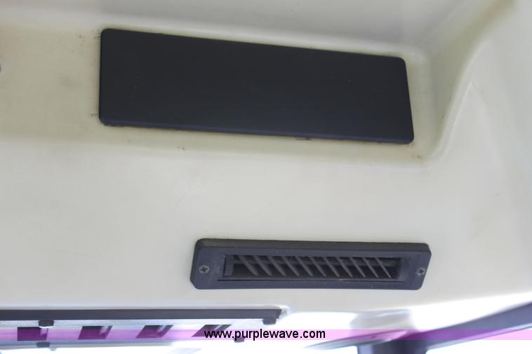 image for item H7346 1990 Ford 4630 tractor